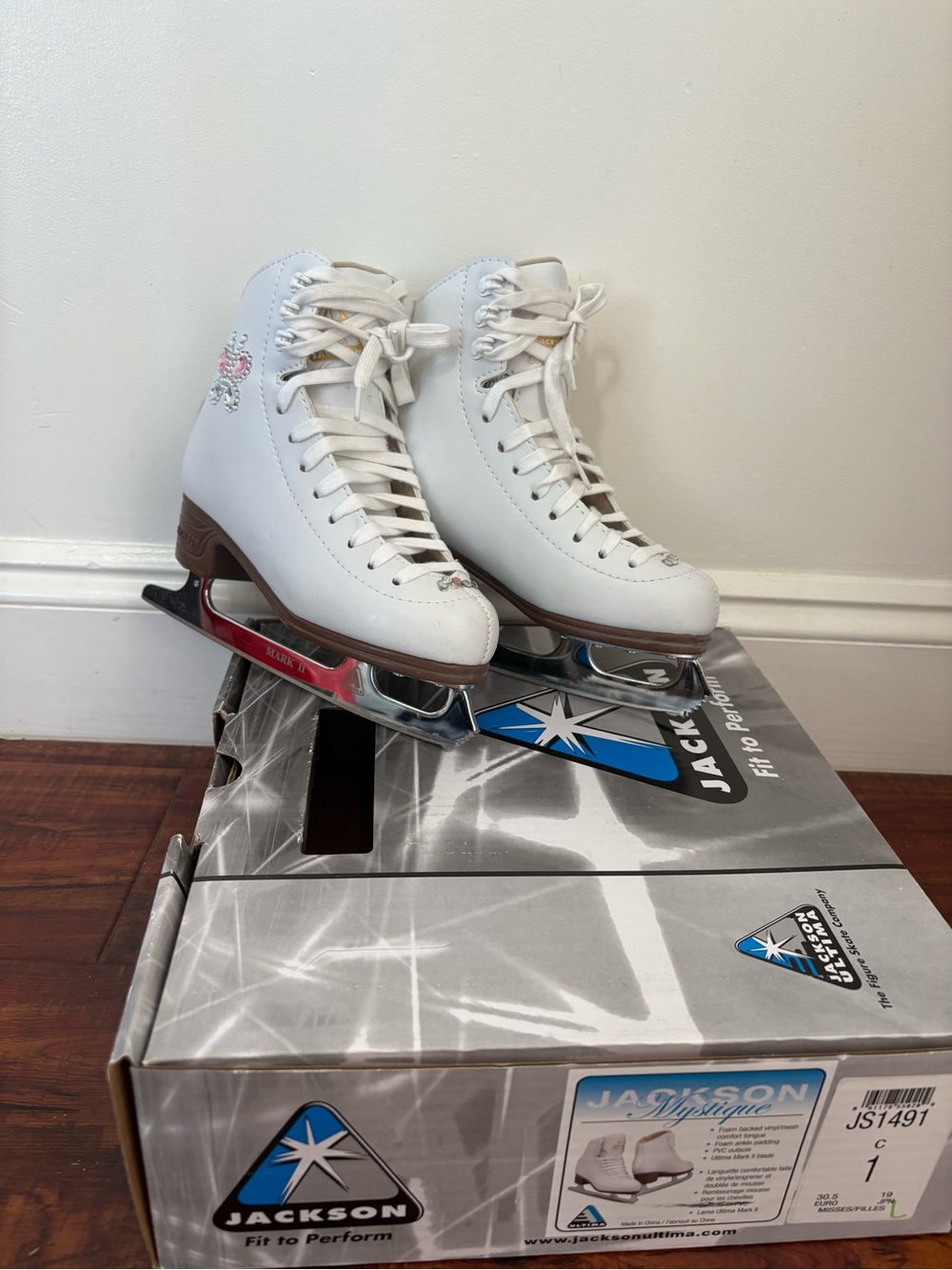 JACKSON White Girls Kids Figure Skates - Mystique size 1